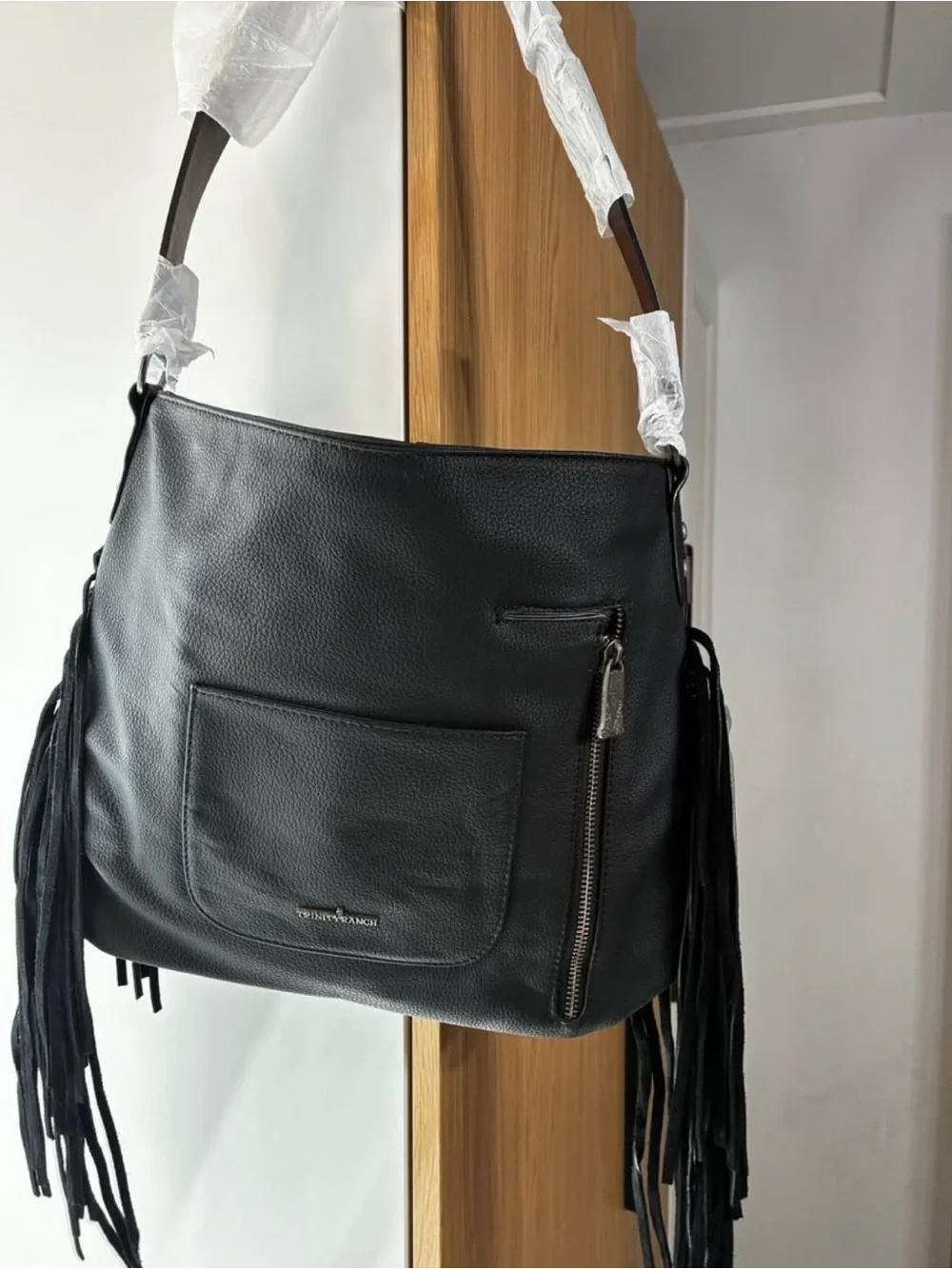 Woven Center Fringe Shoulder Bag in Black